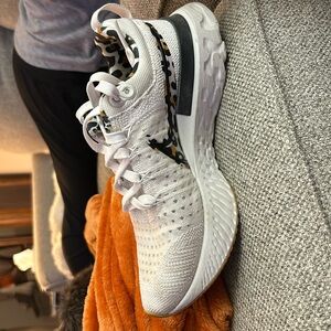 Nike react tennis shoes